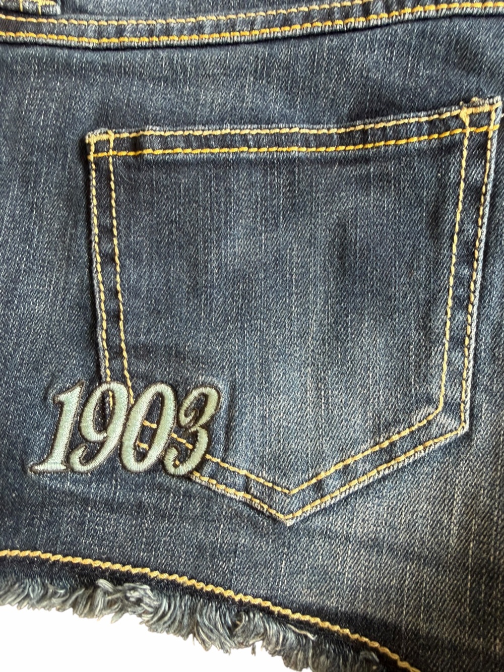 Harley-Davidson Embellished Denim Cutoff Shorts Zip Leg Frayed Hem Size 10 - Picture 7 of 16